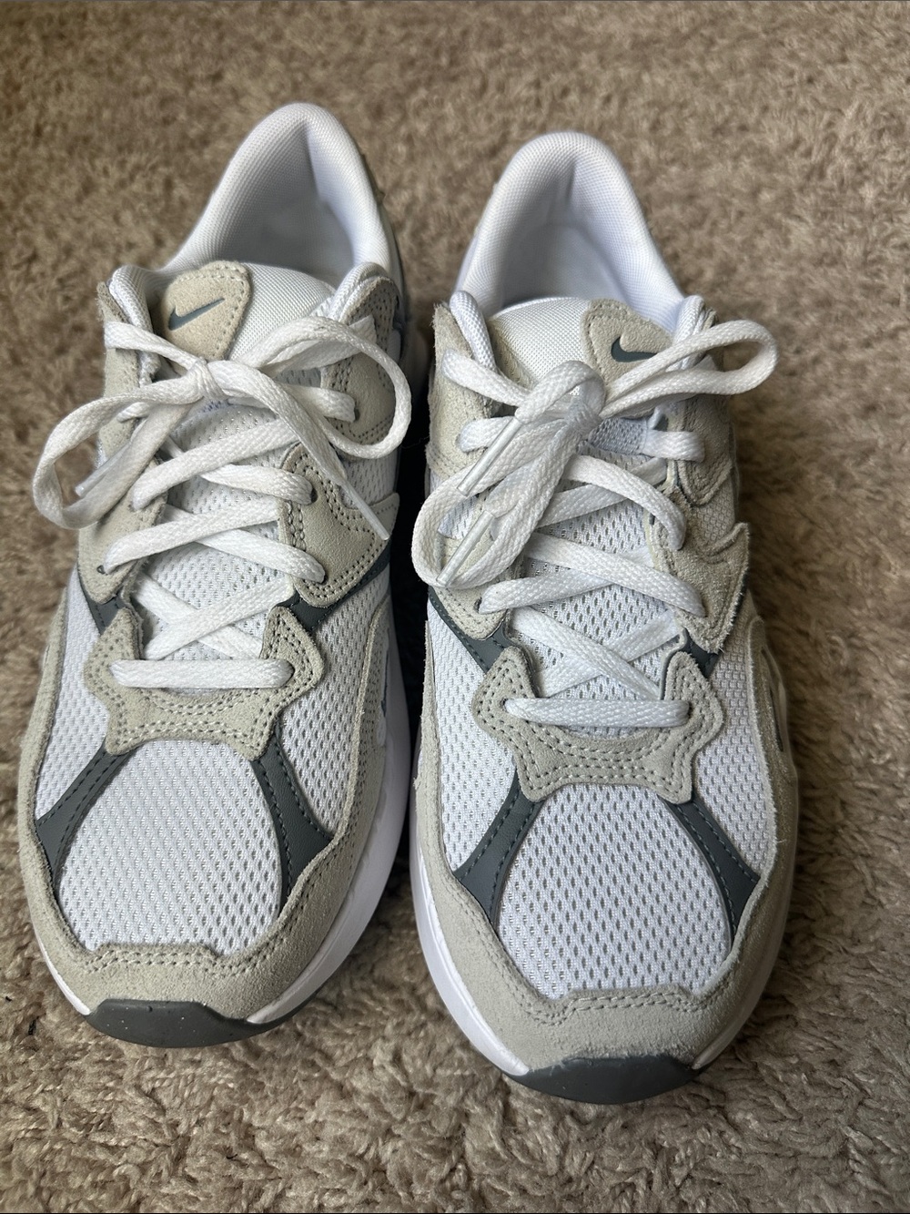 Nike AL8
Women's Shoes Size 9